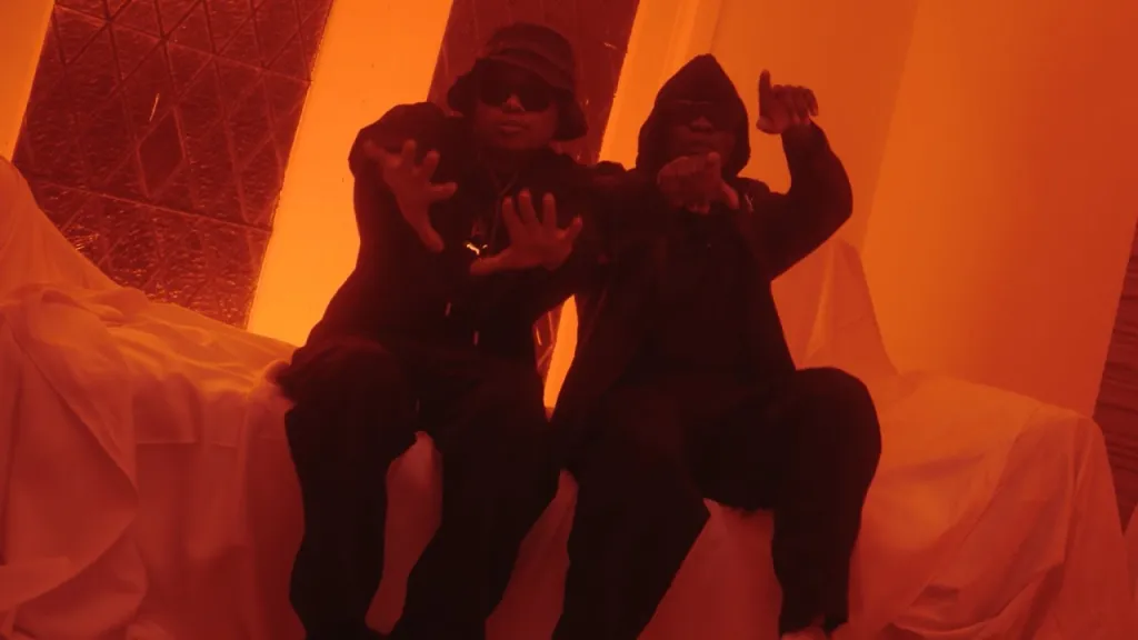 Blxckie – Sneaky ft. A Reece Video